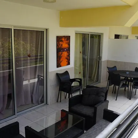 Santa Maria 2 Bedrooms *