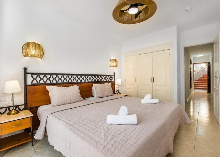 아파트 Santa Maria 2 Bedrooms *