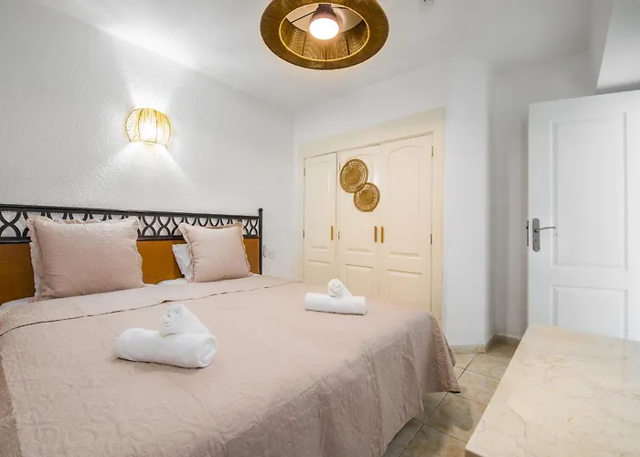 Santa Maria 2 Bedrooms * 아데제